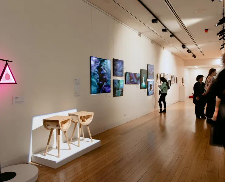 Gallery at city library showing floor space and interior format
